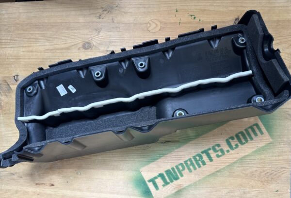 T1N 2002-2003 | 2004 | 2005-2006 Sprinter Van Genuine Mercedes Engine Valve Cover Plate - Image 6